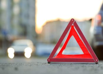 «Сбил ребенка, посадил в машину и увез с места аварии». Мать пострадавшего мальчика просит помощи в установлении личность водителя