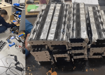 Zeci de trotinete au rămas fără acumulatoare! Poliția spune că prejudiciul cauzat se ridică la mii de euro | VIDEO