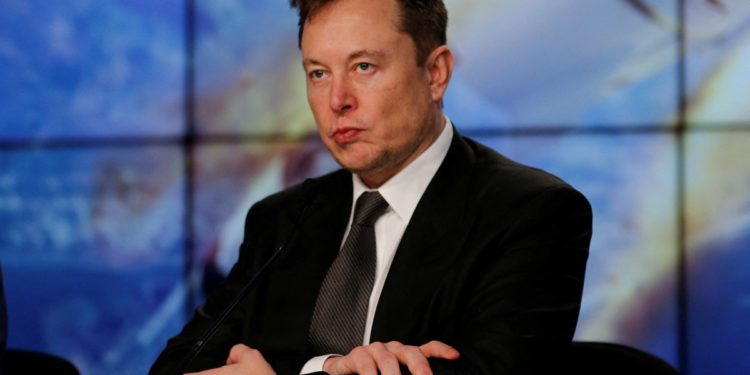 Илон Маск объявил об уходе с поста гендиректора Twitter
