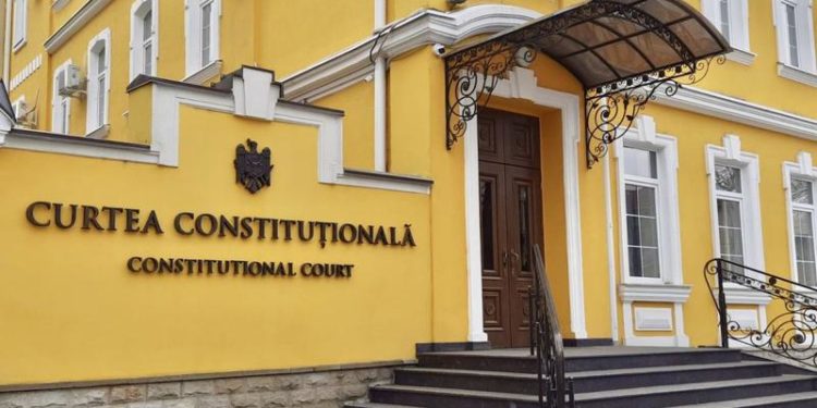 Noi detalii în dosarul delapidării fondului pentru refugiați: Ce au ridicat ofițerii CNA de la domiciliul șefului Direcției Sănătate Chișinău, Boris Gîlca