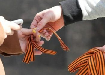 În ciuda hotărârii Curții Constituționale, autoritățile au menținut interdicția purtării panglicii SF. Gheorghe. Șeful IGP, despre amenzi și excepțiile în care ea poate fi purtată