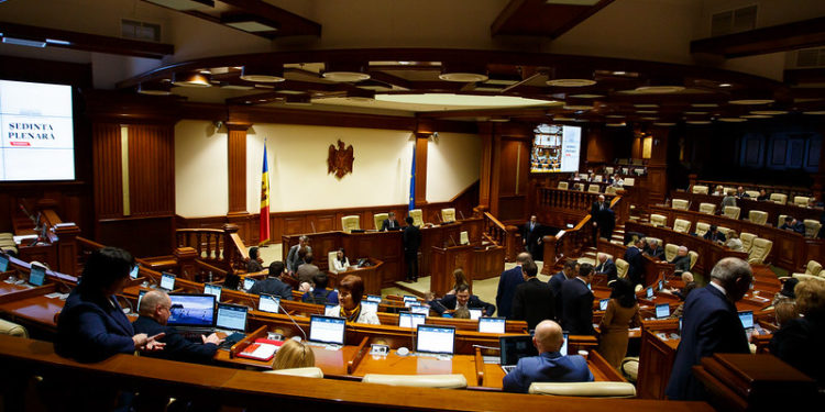 Парламент одобрил продление режима ЧП еще на 60 дней. Аргументы правительства | VIDEO