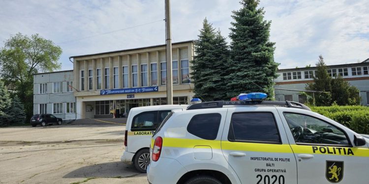 Alertă falsă cu bombă la un liceu din Bălți. Poliția caută făptașul | VIDEO