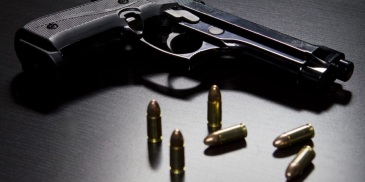 Situație tensionată la Comrat, după descinderile CNA la sediul CEC al Găgăuziei. Adunarea Populară se convoacă de urgență, iar oamenii protestează în fața instituției