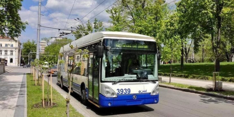 Circulația troleibuzelor pe strada Mitropolit Gavriil Bănulescu-Bodoni, blocată: Cum sunt redirecționate rutele