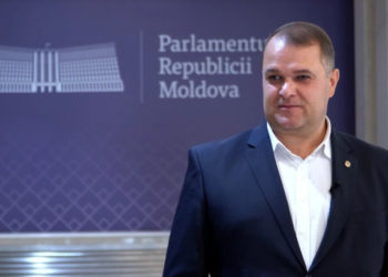 Deputații neafiliați Irina Lozovan și Alexandr Nesterovschi aderă la Partidul „Renaștere-Vozrojdenie”. Ambii au acceptat propunerea lui Serghei Mișin