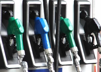 Circa 100 de benzinării s-au închis: Cine a făcut jocul importatorilor de pe piața petrolieră