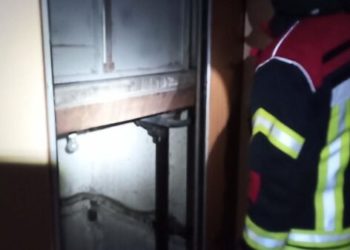 Situație tensionată la Comrat, după descinderile CNA la sediul CEC al Găgăuziei. Adunarea Populară se convoacă de urgență, iar oamenii protestează în fața instituției