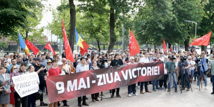 «Не испытывайте терпение народа»: ПСРМ организовала протест против изменения даты и названия «Дня Победы» | VIDEO