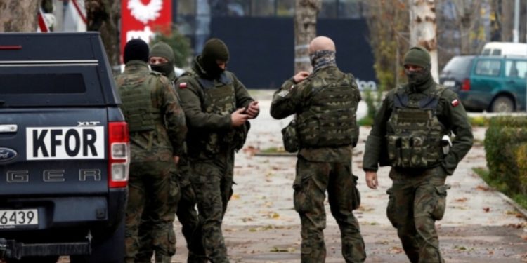 Doi militari moldoveni au fost răniți în timpul ciocnirilor violente în Kosovo. Precizările Ministerului Apărării | VIDEO