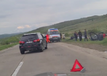 Două mașini au ajuns în șanț pe traseul Chișinău – Bălți: Ambulanța, la fața locului