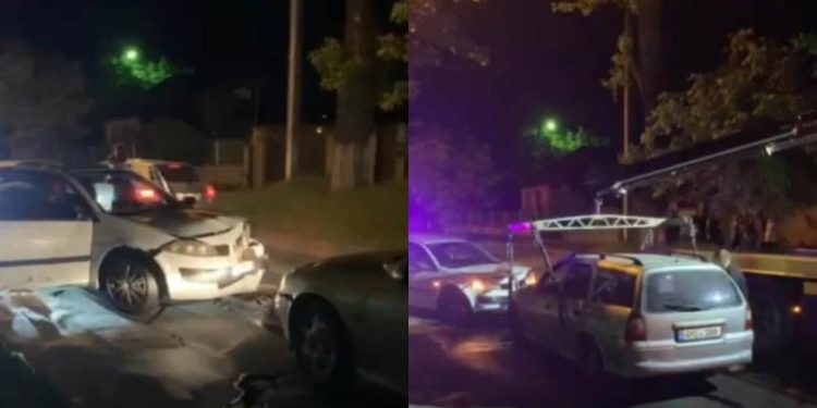 Două maşini s-au lovit frontal la Poşta Veche: Unul dintre şoferi a fugit de la fața locului. Ar fi fost beat | VIDEO