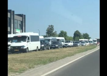 Ambuteiaj kilometric la intrarea în capitală: Vehiculele circulă bară la bară