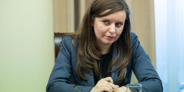 Salariile miniștrilor vor crește cu 50 de mii de lei. Sirețeanu: Eu nu sunt tentată să lucrez pentru așa leafă | VIDEO