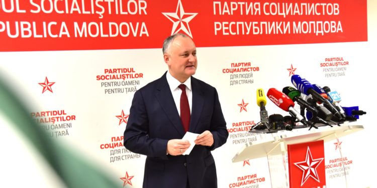 Додону продлили еще на 60 дней запрет покидать страну