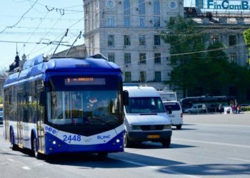 Мини-каникулы для бюджетников: как будет ходить общественный транспорт 8 и 9 мая?