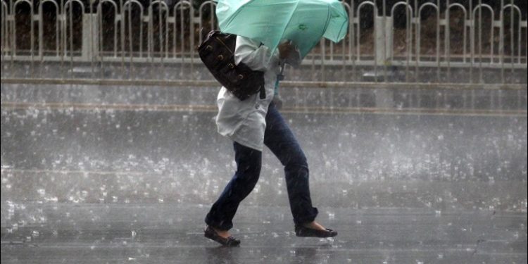 Alertă meteo: cod galben de descărcări electrice în toată țara