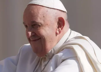 Papa Francisc este bolnav și și-a anulat toate activitățile publice de vineri, anunță Vaticanul