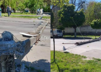 Noi detalii despre pilonul căzut în mijlocul străzii, în capitală. La fața locului au intervenit specialiștii „Lumteh” | VIDEO