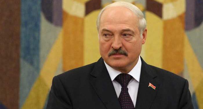 Лукашенко объяснил свое недомогание аденовирусом