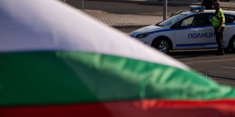 Atentat cu bombă asupra coloanei oficiale a procurorului general al Bulgariei. Asasinii au folosit 3 kilograme de explozibil