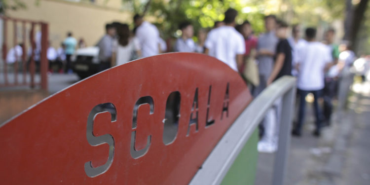 150.000 de cadre didactice și personal auxiliar din școlile din România se află în grevă. Profesor de sport: Am ajuns la capătul puterilor, eu zic că ne ajunge