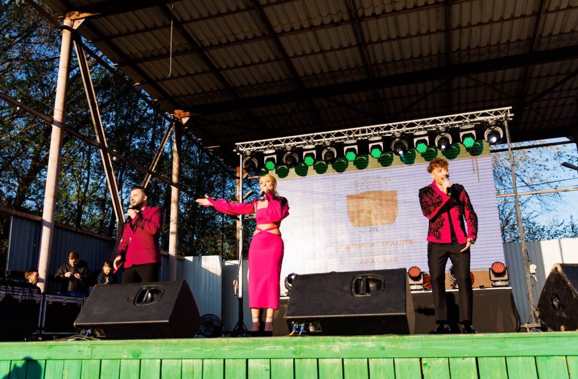 По случаю Храма Тараклии команда Партии «ШОР» торжественно открыла фонтан и пообещала, что проекты по развитию Тараклии будут продолжены