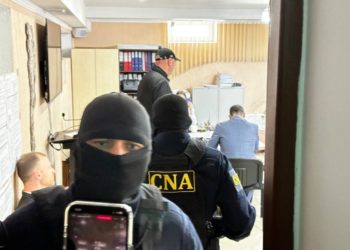 BREAKING NEWS: Mascații CNA au dat buzna la CEC din Găgăuzia, imediat după anunțarea rezultatelor finale ale alegerilor bașcanului