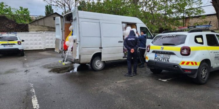 Poliția a confiscat mii de baloane cu inscripții speciale în onoarea Zilei Victoriei