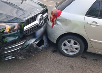 Două Mercedes-uri, două Toyota, o Honda și o Dacia. Șase mașini au fost implicate în carambolul matinal de pe strada Albișoara | VIDEO