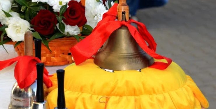 Vacanța de vară începe mai devreme: Toți elevii s-au adunat la careul dedicat ultimului sunet