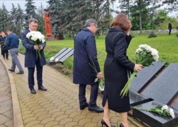 „Nu sărbătorim, ci comemorăm”. Conducerea țării a depus flori la Complexul Memorial „Eternitatea” în memoria victimelor celui de-al Doilea Război Mondial | VIDEO