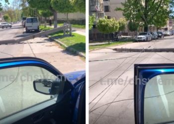 „Chiar în fața mașinii mele”. Un stâlp de beton a căzut în mijlocul străzii, în Capitală