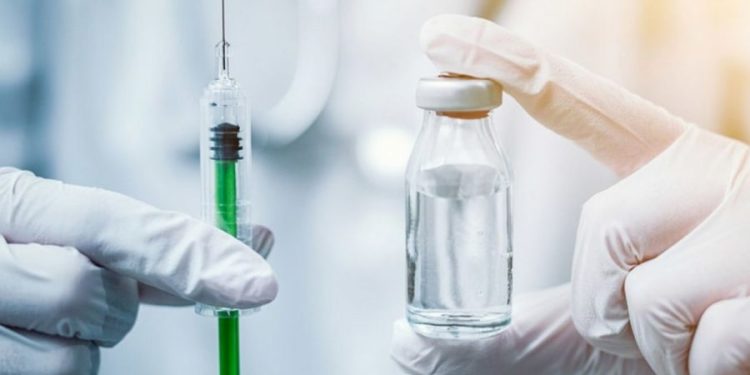 Opt mii de flacoane de vaccin contra hepatitei B, procurate de CNAM