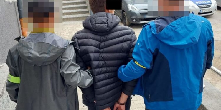 В Польше полиция задержала гражданина Молдовы за угон и попытку ограбления церкви