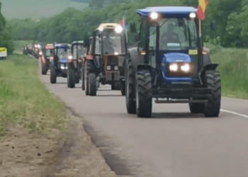 „У нас чрезвычайная ситуация”. Аграрии из 15 районов на сельхозтехнике направляются в Кишинев, чтобы принять участие в протестах | VIDEO