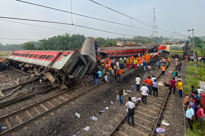 Tragedia secolului în India. Aproape 300 de morți și 900 de răniți după accidentul de tren. „Unul și-a pierdut mâna, altul era mutilat” | FOTO