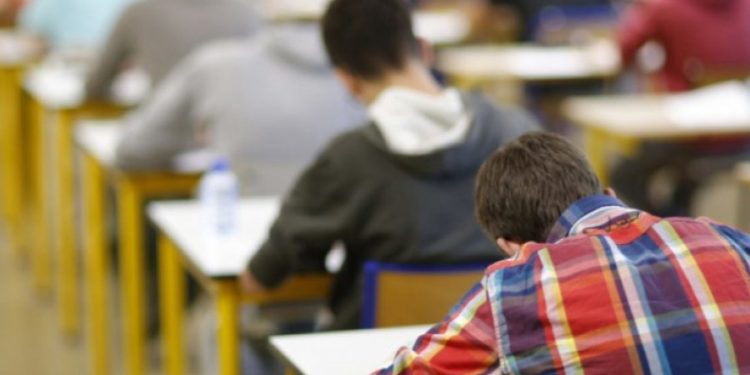 Важный день: В Молдове выпускники гимназий сдают первый экзамен