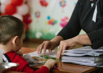 Положительная динамика: в Молдове снижается число детей, размещенных в интернатах
