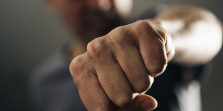 Убил с особой жестокостью: мужчина нанес приятелю более 90 ранений