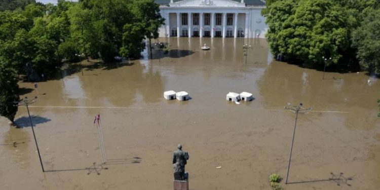 В Новой Каховке из-за наводнения уничтожен зоопарк. Погибли около 300 животных