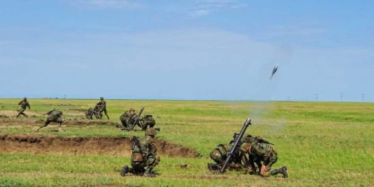 Молдавские военные возвращаются с учений в Румынии. Минобороны предупреждает о военной технике на дорогах