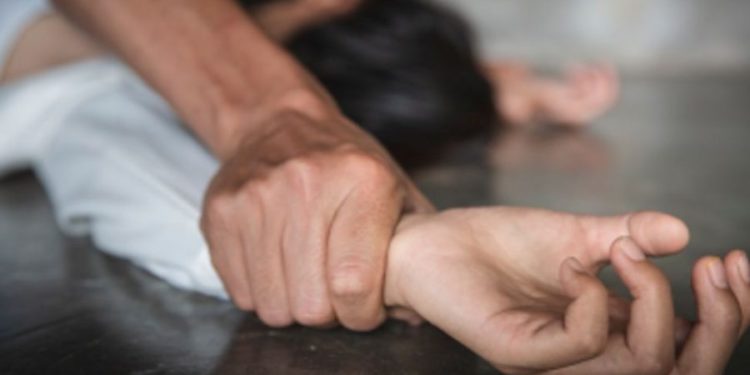 Шантажировал интимными фото: мужчина из Дондушан обвиняется в изнасиловании бывшей невестки