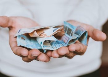 Диаспора отправляет домой меньше денег: денежные переводы сократились на 5 млн долларов