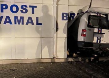 Водитель из Единец влетел здание таможенного поста “Бричаны”