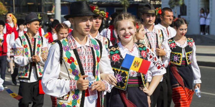 Всего за год: население Молдовы, постоянно проживающее в стране, сократилось на 2%