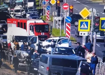 Массовое ДТП с участием 13 автомобилей в Петербурге