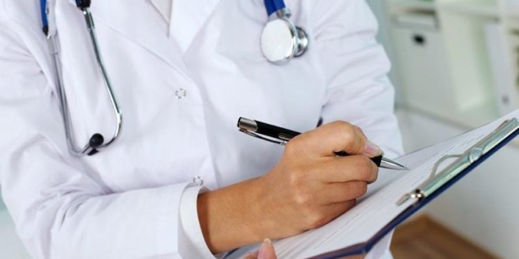 Молдавские врачи спасли жизнь 15-летней девочке, удалив ей опухоль, весом в 3 кг