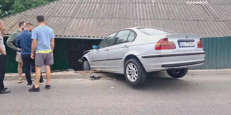Accident rutier în Soroca: Un tânăr de 22 de ani a pierdut controlul asupra volanului și s-a tamponat în gardul unei gospodării | VIDEO