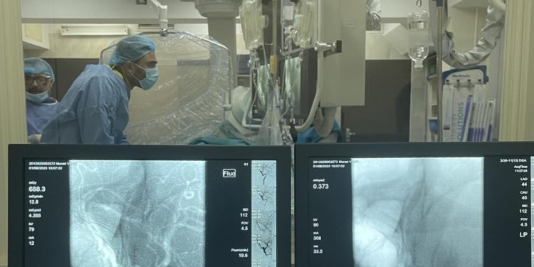 Un tânăr de 25 de ani, salvat de medicii de la Urgență după ce a ajuns la spital cu hemoragie cerebrală